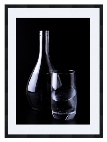 Fotografia zatytułowany „Bottle of water” autorstwa Pavel Bredikhin, Oryginalna praca, Fotografia cyfrowa Zamontowany na Dre…