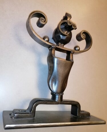 Sculpture intitulée "Costaud" par Pacom, Œuvre d'art originale, Métaux