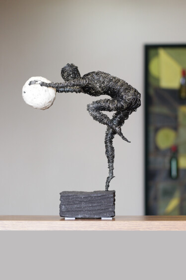 Staging (30x23x9 1.3kg iron, perlite, tufa) 雕塑 标题为“Staging (30x23x9 1.…” 由Karen Axikyan, 原创艺术品, 石