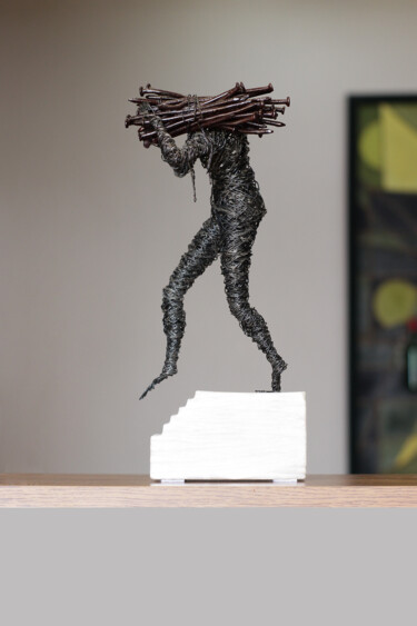Winter (35x15x13 2.3kg iron, marble) 雕塑 标题为“Winter (35x15x13 2.…” 由Karen Axikyan, 原创艺术品, 石