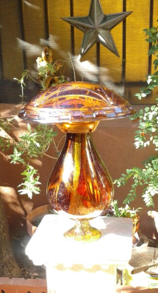 Design titled "mia goccia di poggia" by Ellaoachat, Original Artwork, Luminaire