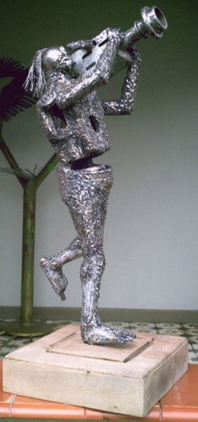 Escultura intitulada "O Câmera" por Alceo Luiz De Costa Dcosta, Obras de arte originais