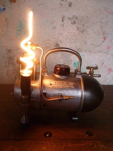 LAMPE INDUSTRIELLE - COMPRESSEUR - Design titled "LAMPE INDUSTRIELLE…" by Leferailleur02, Original Artwork, Luminaire