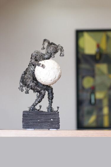 Difficult staging (28x12x13 1.3kg iron, tufa, perlite) Sculptuur getiteld "Difficult staging (…" door Karen Axikyan, Origineel Kunstwerk, Metalen