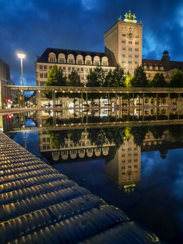 Fotografia zatytułowany „City at night” autorstwa Magdalena Mienko, Oryginalna praca, Fotografia cyfrowa Zamontowany na Pane…