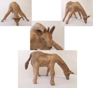 Sculpture titled "Maman Girafe buvant" by Bernard Sabathé, Original Artwork, Wood