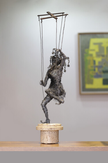 Control (55x16x18 1.8kg iron, wood, travertine) Sculpture intitulée "Control (55x16x18 1…" par Karen Axikyan, Œuvre d'art originale, Pierre