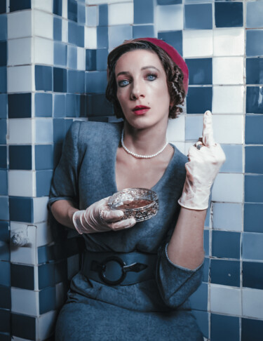 Photography titled "Dame pipi" by Jeesy, Original Artwork, Digital Photography