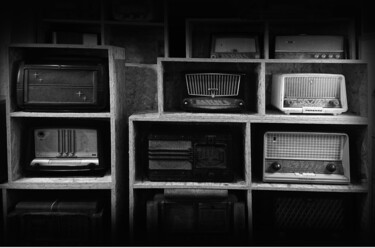 On the radio one Photographie intitulée "On the radio one" par Pascal Carro (ORAK), Œuvre d'art originale, Photographie non manipulée
