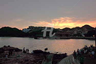 Photographie intitulée "Hong Kong - Watchin…" par Clement Tsang, Œuvre d'art originale, Photographie numérique