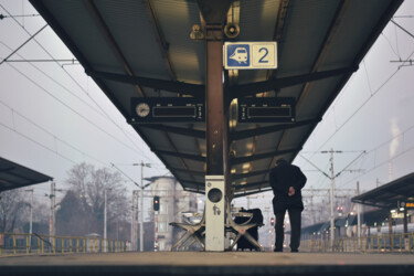 摄影 标题为“Waiting for the tra…” 由Alen Gurovic, 原创艺术品, 非操纵摄影