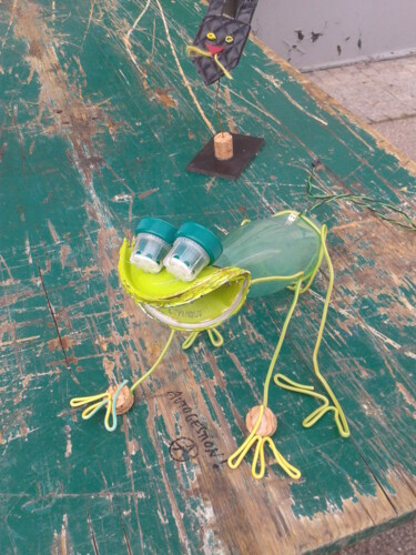 「froggy」というタイトルの彫刻 Yanoskyによって, オリジナルのアートワーク, ワイヤー