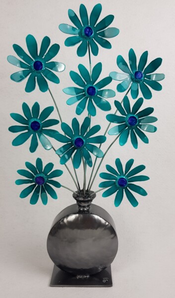 제목이 "Happy Flower vase"인 조형물 Christophe Friquet로, 원작, 금속