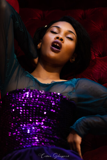 Photographie intitulée ""Bée"" par Cissia Patricia Schippers, Œuvre d'art originale, Photographie non manipulée