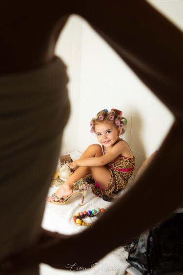 Photographie intitulée ""Mum's Back"" par Cissia Patricia Schippers, Œuvre d'art originale, Photographie non manipulée