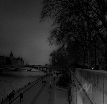Palais de justice, sur les quais Photographie intitulée "Palais de justice,…" par Michel Babkine, Œuvre d'art originale, Photographie numérique