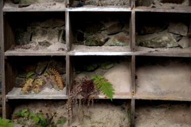 Photographie intitulée "les casiers" par Christophe Plousey, Œuvre d'art originale, Photographie non manipulée