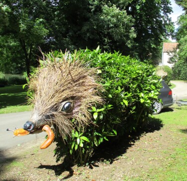 Château Théméricourt, tête de hérisson 2019 Sculpture intitulée "Château Théméricour…" par Applestrophe, Œuvre d'art originale, Bois