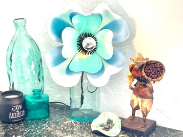 Design titled "Lampe le pavot bleu…" by Joel Carpentier (Ambiance d'Antan), Original Artwork, Luminaire
