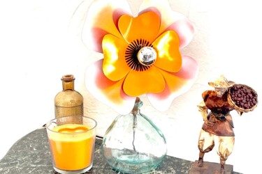 Lampe fleur le pavot orange et blanc Design intitulée "Lampe fleur le pavo…" par Joel Carpentier (Ambiance d'Antan), Œuvre d'art originale, Luminaire