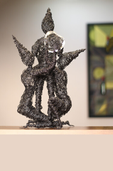 Scultura intitolato "Heart keepers (48x3…" da Karen Axikyan, Opera d'arte originale, Metalli