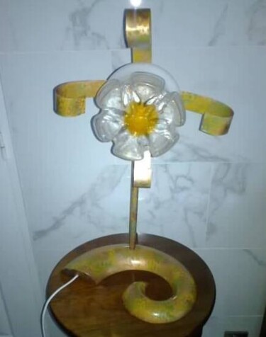Design titled "mon tournesol" by Ellaoachat, Original Artwork, Luminaire