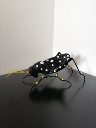 Sculpture intitulée "CRICKET" par Carole Carpier, Œuvre d'art originale, Résine