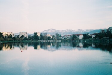 Between the mountains and the sea Photographie intitulée "Between the mountai…" par Lana Krainova, Œuvre d'art originale, Photographie argentique
