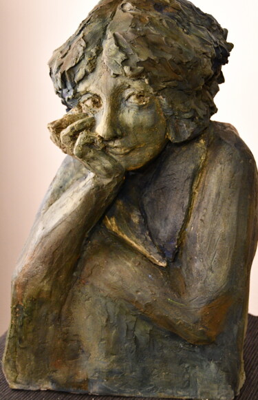 Sculpture intitulée "La lumière l'esquiv…" par Bhyest, Œuvre d'art originale, Terre cuite