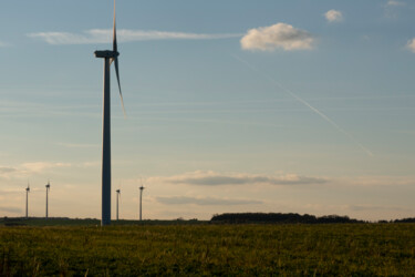 Eoliennes aux heures dorées Fotografie mit dem Titel "Eoliennes aux heure…" von Aurélien Comte, Original-Kunstwerk, Digitale Fotografie