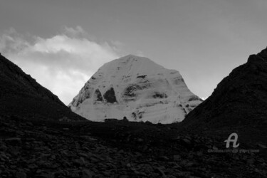 摄影 标题为“Mount Kailash and c…” 由Scott Gregory Banner, 原创艺术品, 数码摄影