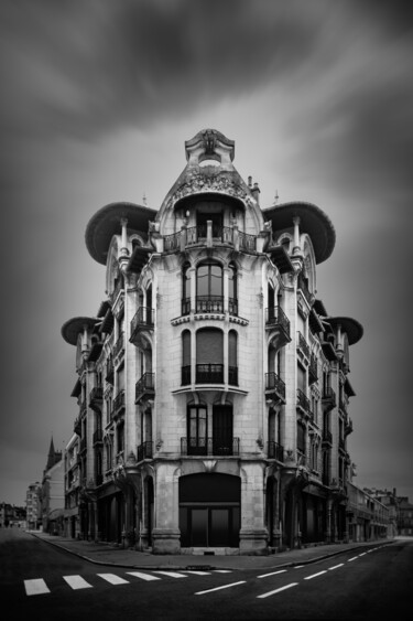 Immeuble Art nouveau de Louis Perreau, Dijon Photographie intitulée "Immeuble Art nouvea…" par Alain Rappeneau, Œuvre d'art originale, Photographie argentique