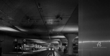 Photography titled "Arrivée en gare" by Michel Babkine, Original Artwork, Digital Photography