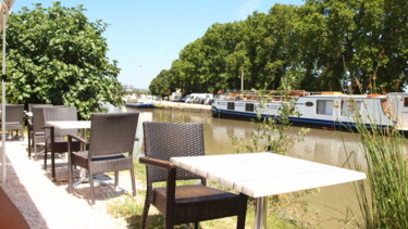 Photographie intitulée "RESTAURANT AU BORD…" par Musclor, Œuvre d'art originale, Photographie non manipulée