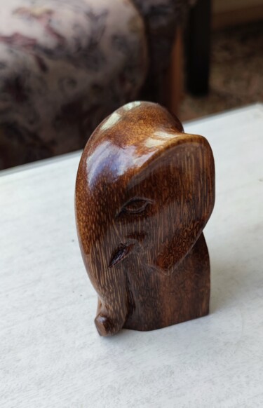 Sculpture intitulée "Three Elephants" par Andrei Latyshev, Œuvre d'art originale, Bois