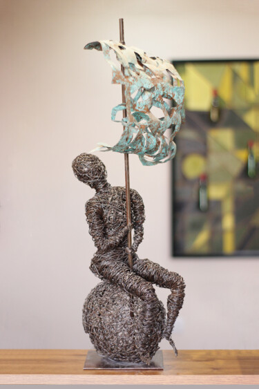 Expectations(63x22x22cm 2.6kg iron, copper) Sculptuur getiteld "Expectations(63x22x…" door Karen Axikyan, Origineel Kunstwerk, Metalen