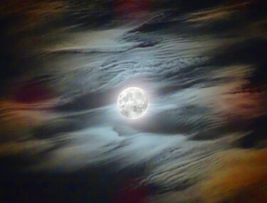 Photographie intitulée "Full Moon Paris #2" par Pascal Carro (ORAK), Œuvre d'art originale, Photographie numérique