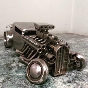 제목이 "Metal Hotrod V12"인 조형물 Aleksei Antonjuk로, 원작, 금속