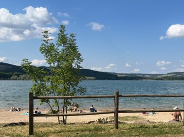 A Burgundy beach in summer. Photographie intitulée "A Burgundy beach in…" par Serge Berry, Œuvre d'art originale, Photographie numérique
