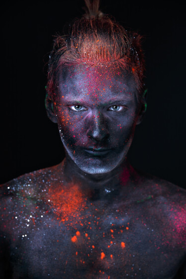 Portrait of a man painted in fluorescent UV colors "Portrait of a man p…" başlıklı Fotoğraf Faces Studio tarafından, Orijinal sanat, Dijital Fotoğrafçılık