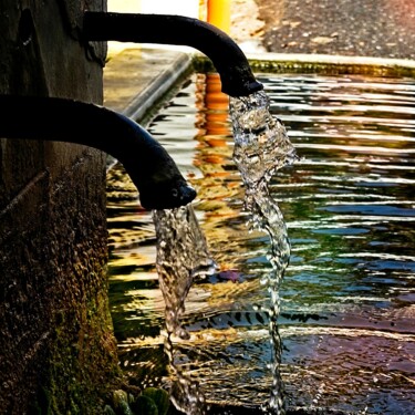 Photography titled "Fontaines (l'eau)" by Michel Akli, Original Artwork, Digital Photography