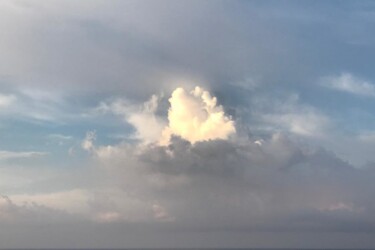 Sky Pearl, Sky ocean, Unusual Clouds, White-Pink clouds Фотография под названием "Sky Pearl, Sky ocea…" - Marina Gavrilova, Подлинное произведение искусства, Цифровая фотография
