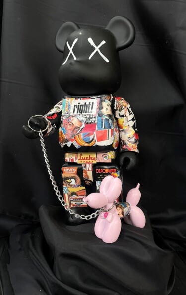 Sculptuur getiteld "BearBrick King" door Nikv, Origineel Kunstwerk, Collages