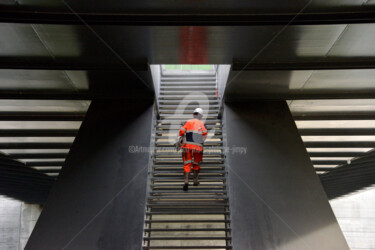 Photographie intitulée "L'OUVRIER DU PONT S…" par Jean-Marc Philippe (Jimpy), Œuvre d'art originale, Photographie numérique