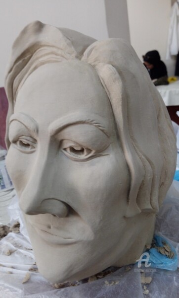 Sculpture titled "Leyla Atakan" by Özgür Canan Taştan, Original Artwork, Clay