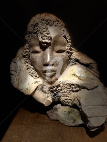 Femme du monde 5 Sculpture intitulée "Femme du monde 5" par Martine France Moreau, Œuvre d'art originale, Argile