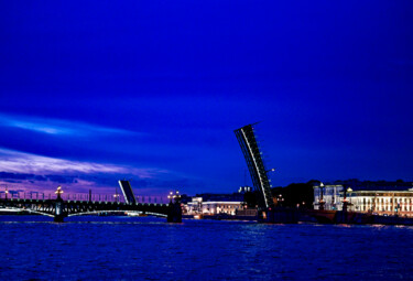 Fotografia intitulada "DRAWBRIDGES 2" por Tanya Shark, Obras de arte originais, Fotografia digital