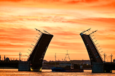 Fotografia intitulada "Drawbridges" por Tanya Shark, Obras de arte originais, Fotografia digital