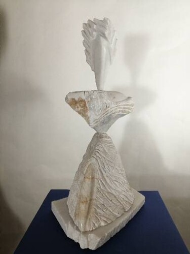 Sculpture intitulée "Femme Assise" par Iris Vargas, Œuvre d'art originale, Pierre