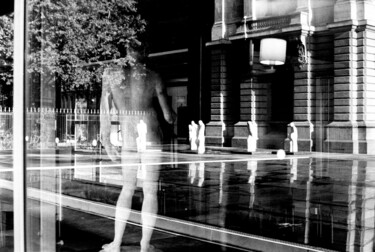 jeux de reflets au musée des Beaux Arts de Lille Photography titled "jeux de reflets au…" by Arnaud Dubois, Original Artwork, Analog photography